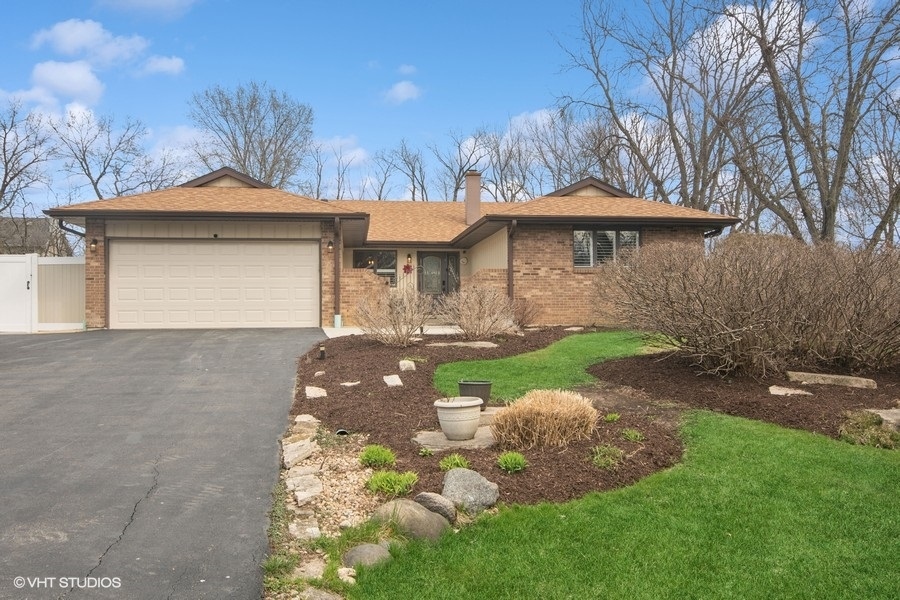 29w410 Glen Road Property Photo