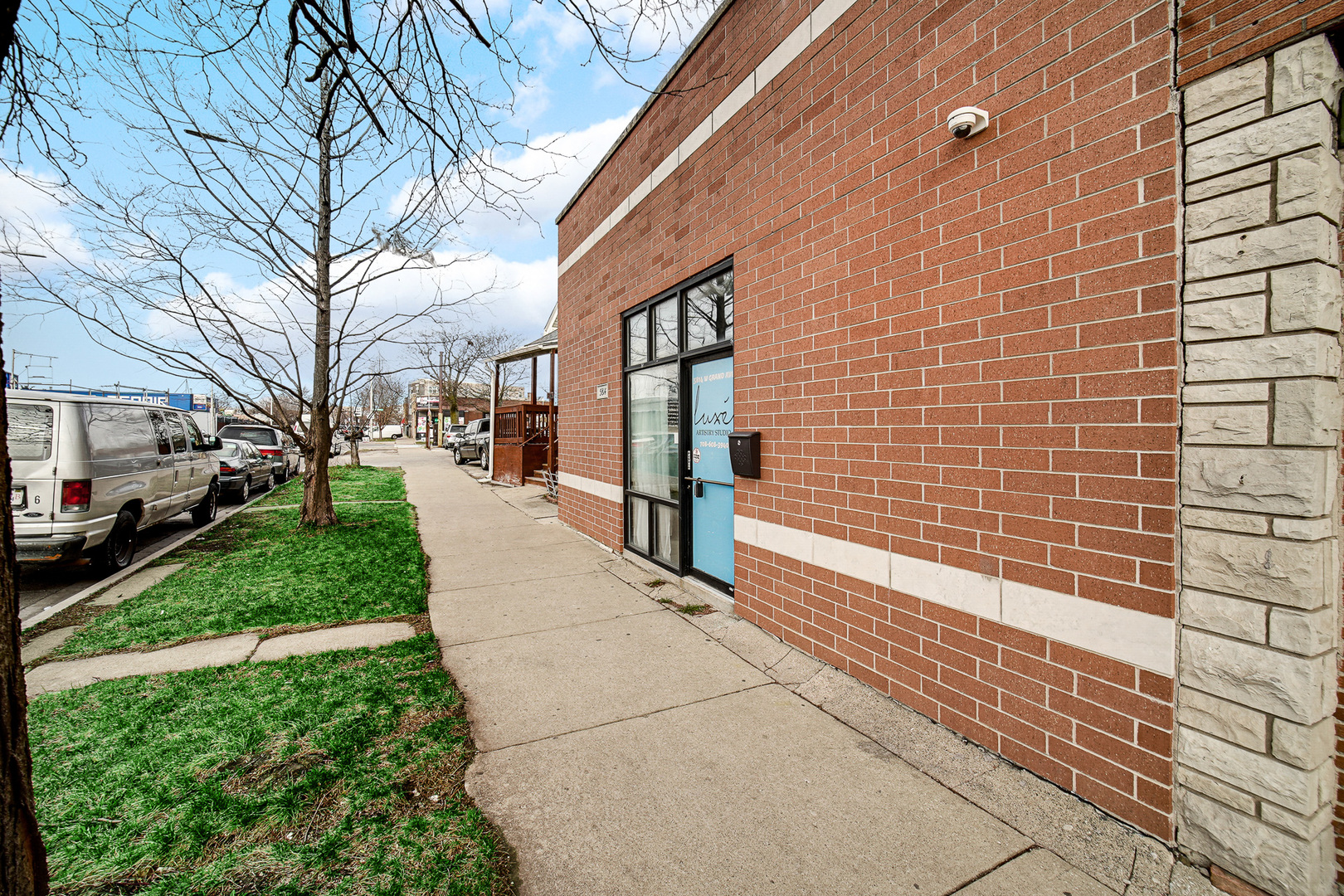 5814 W Grand Avenue Property Photo 4