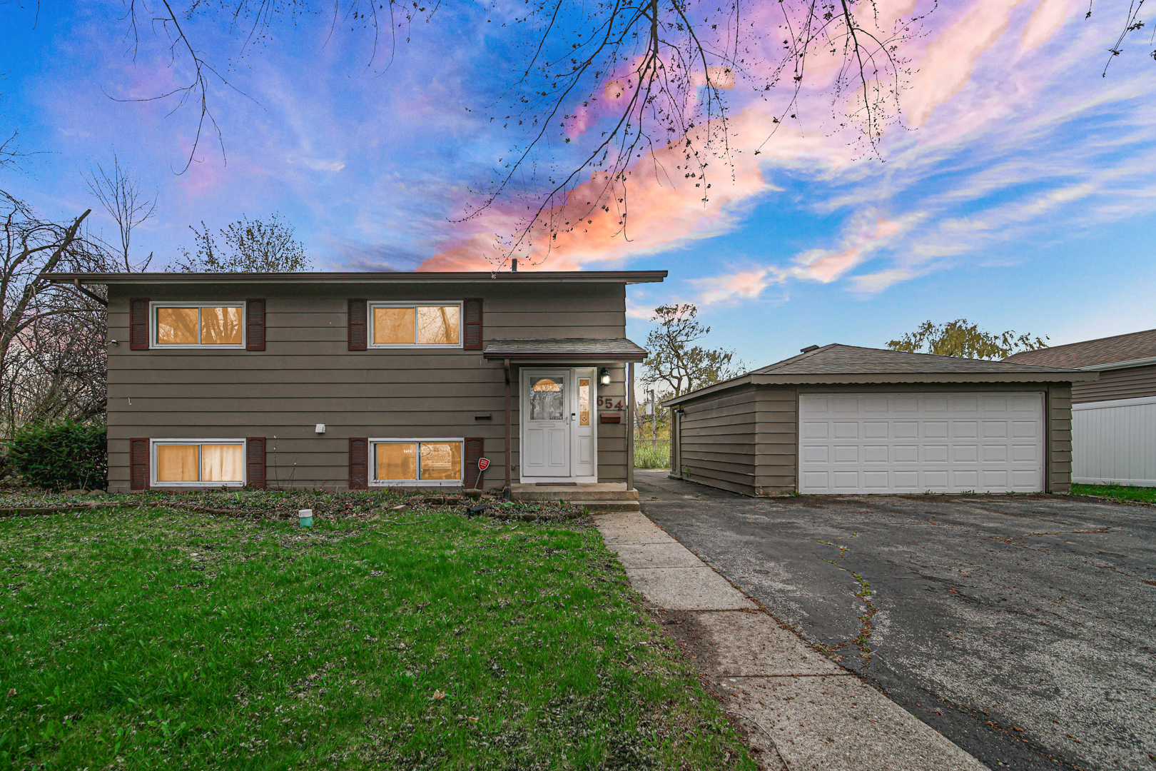 654 Marine Drive Property Photo