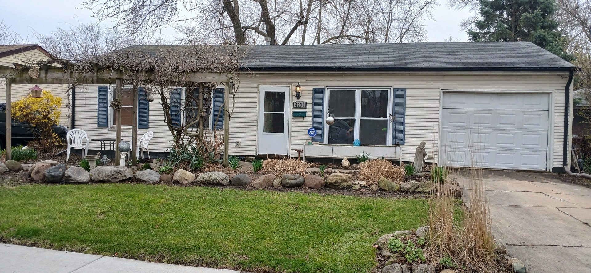 12332429 Property Photo