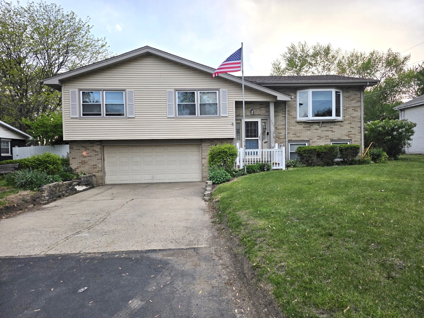 305 Arrowhead Drive Property Photo