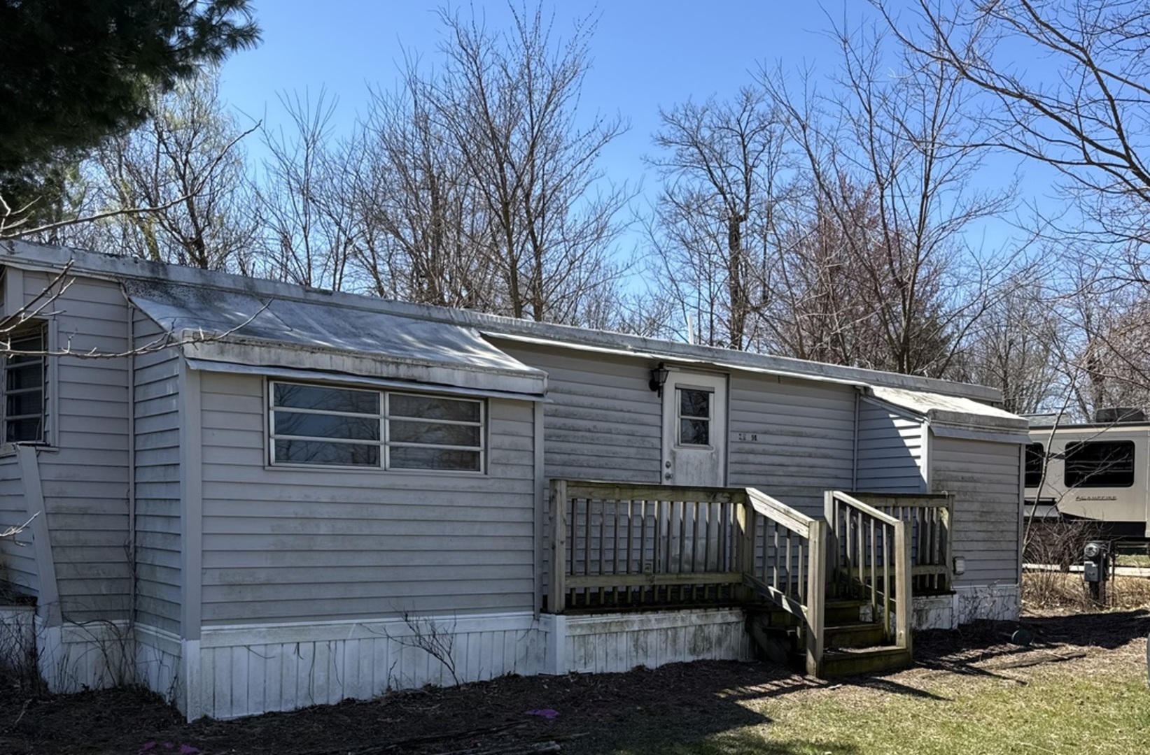 28 90 Woodhaven Lakes Property Photo
