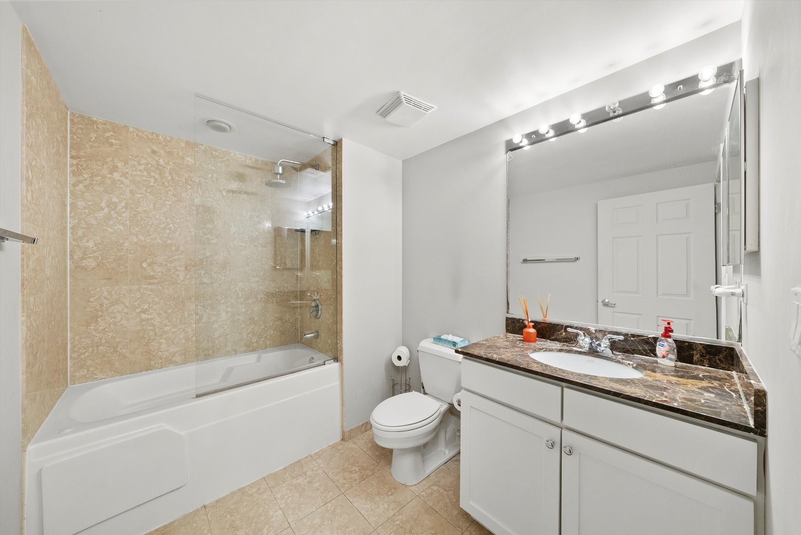 1070 W 15th Street 109 Property Photo 18