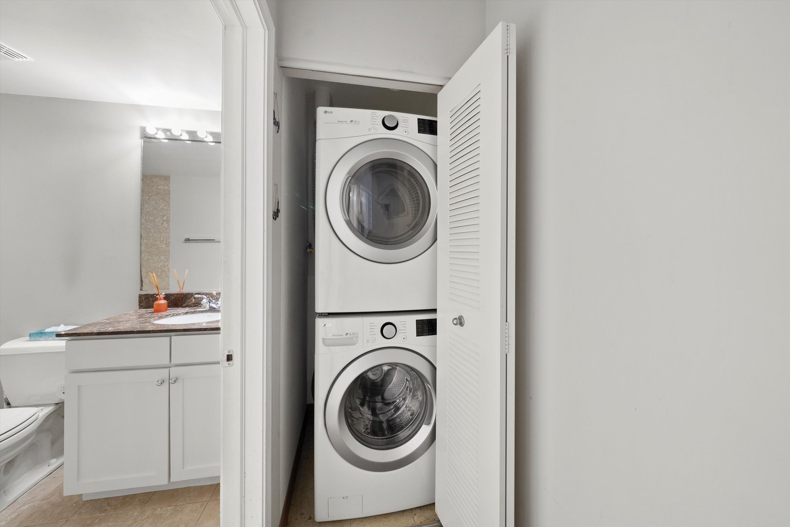 1070 W 15th Street 109 Property Photo 19