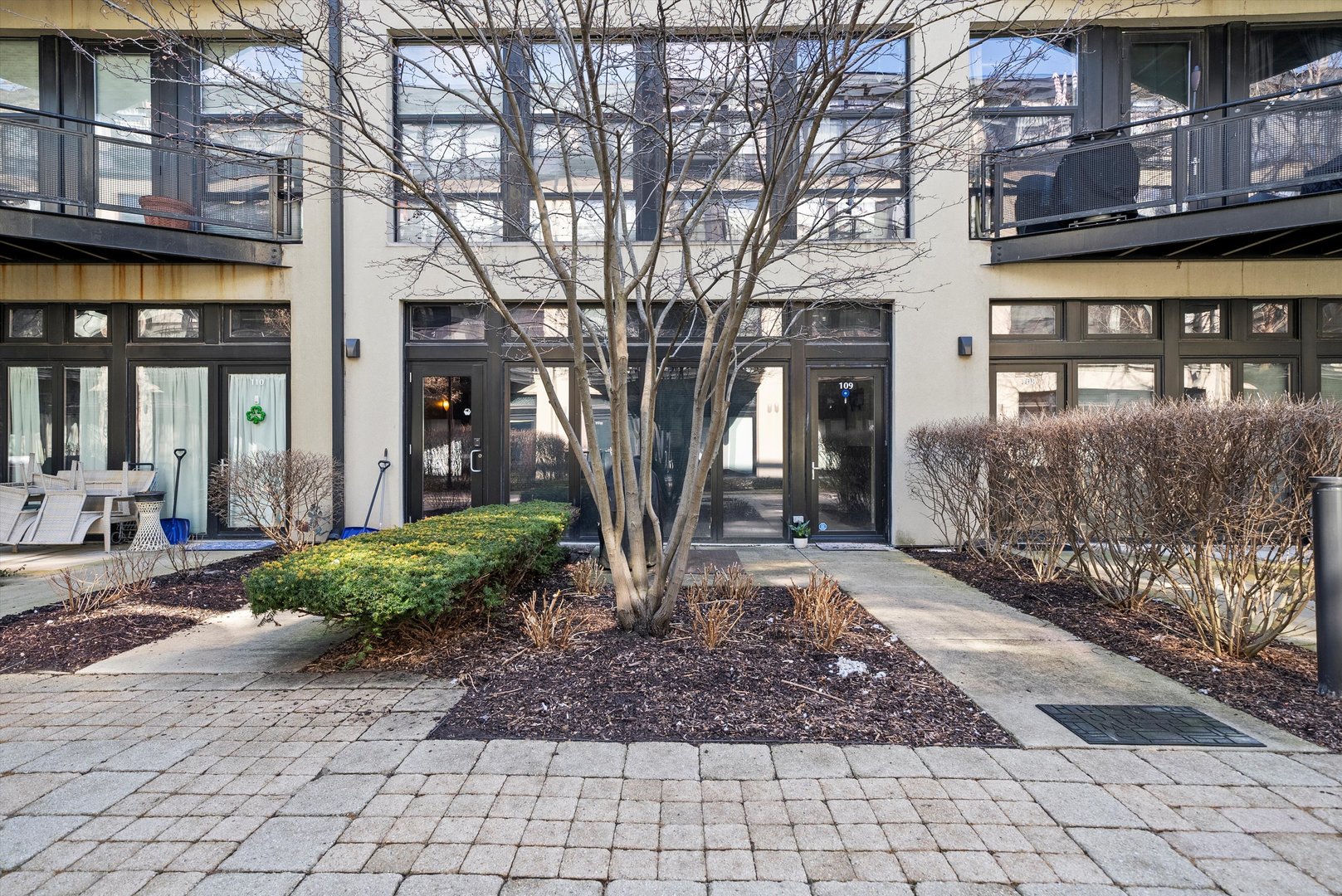 1070 W 15th Street 109 Property Photo 33