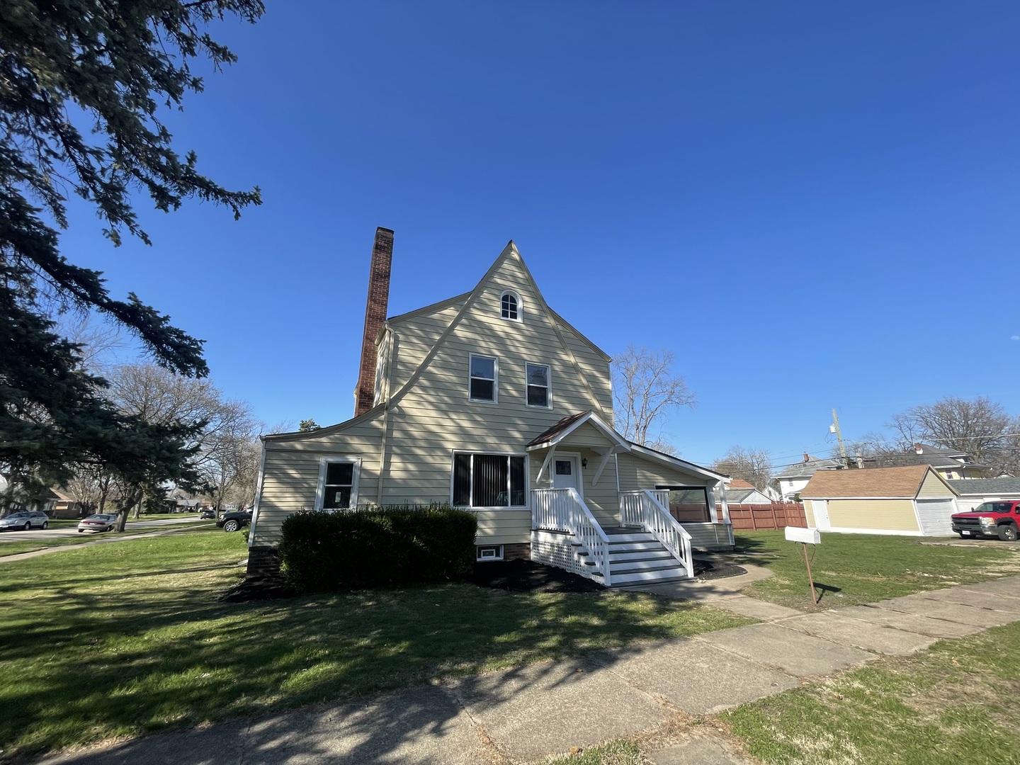 994 S 7th Avenue Property Photo