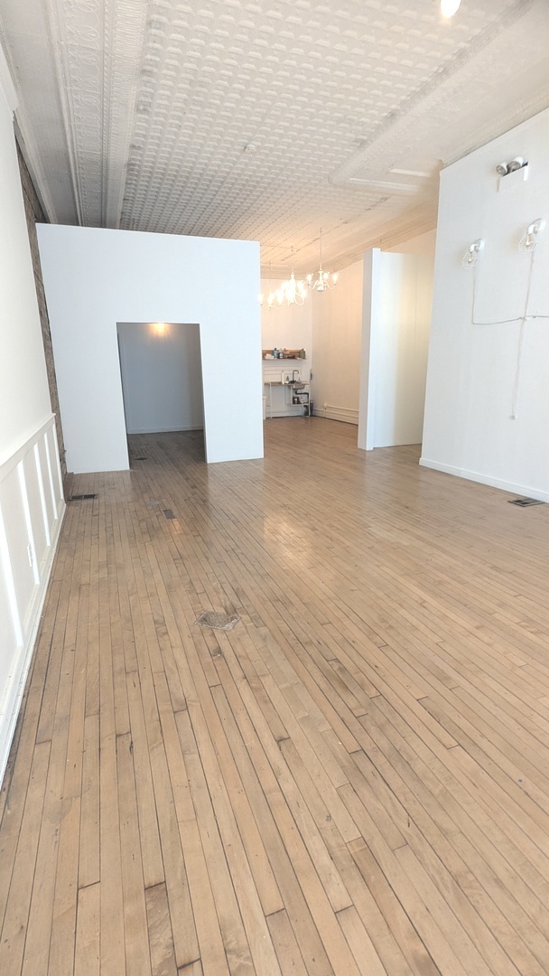 2937 N Clark Street 101 Property Photo 5