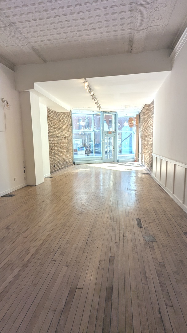 2937 N Clark Street 101 Property Photo 7