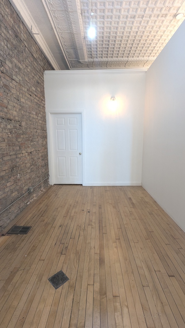 2937 N Clark Street 101 Property Photo 12