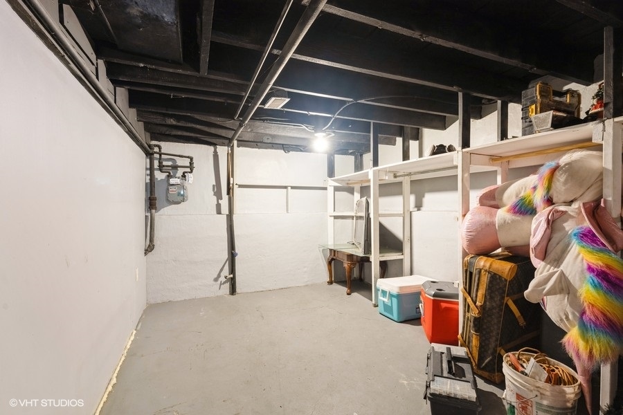 7047 S Winchester Avenue Property Photo 12