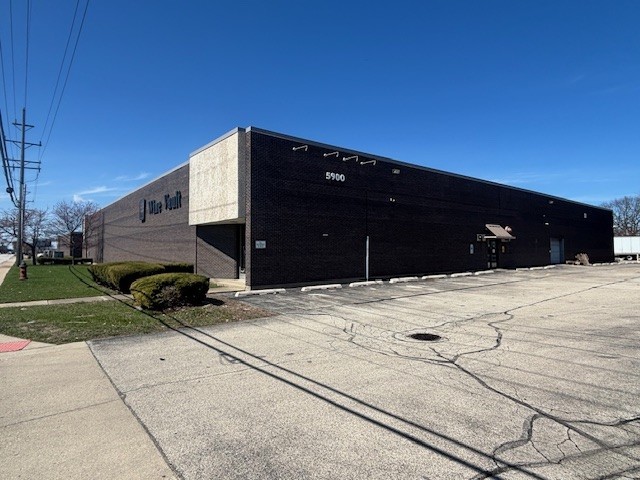 5900 W Howard Street Property Photo 1