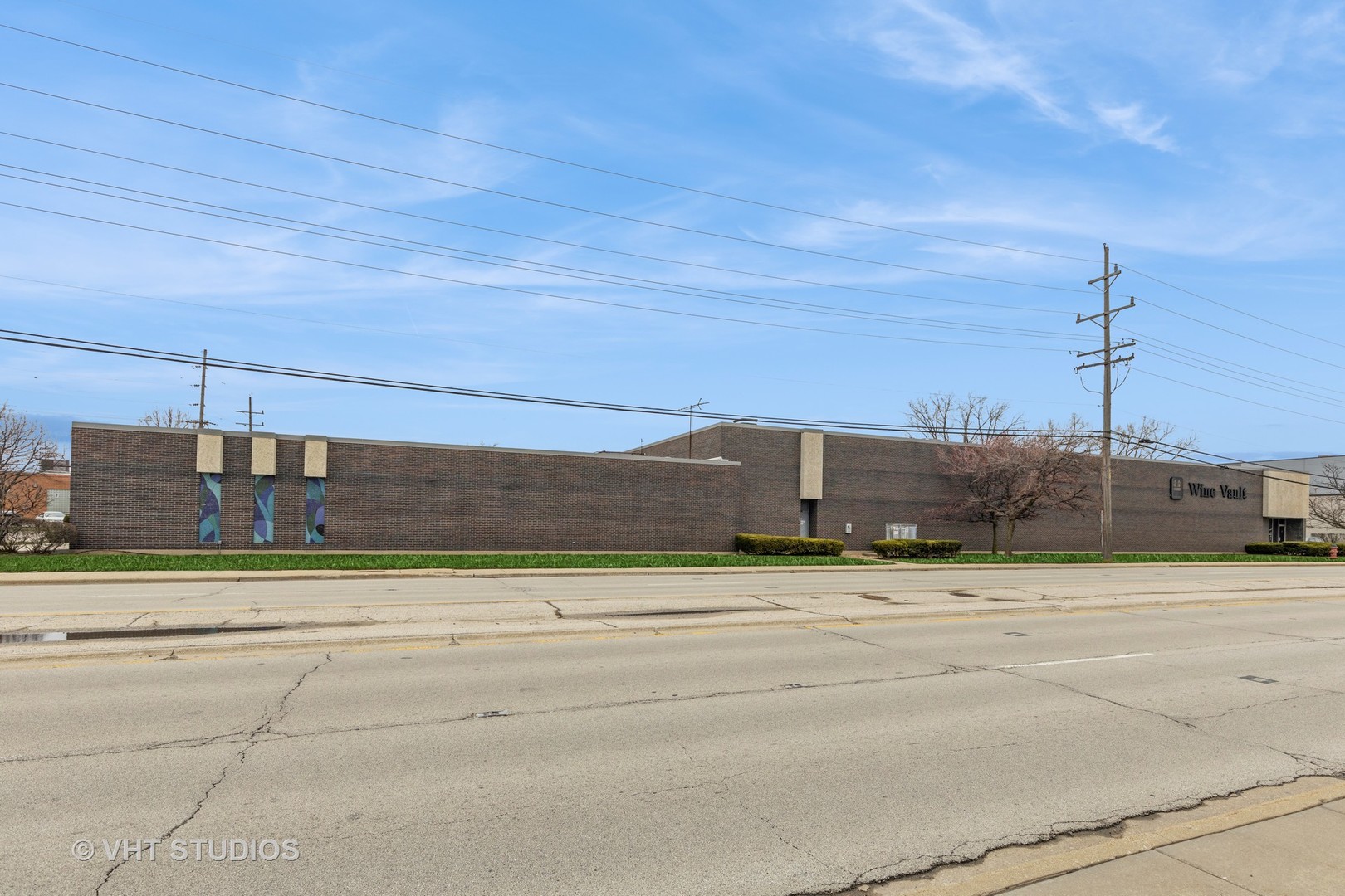 5900 W Howard Street Property Photo 4