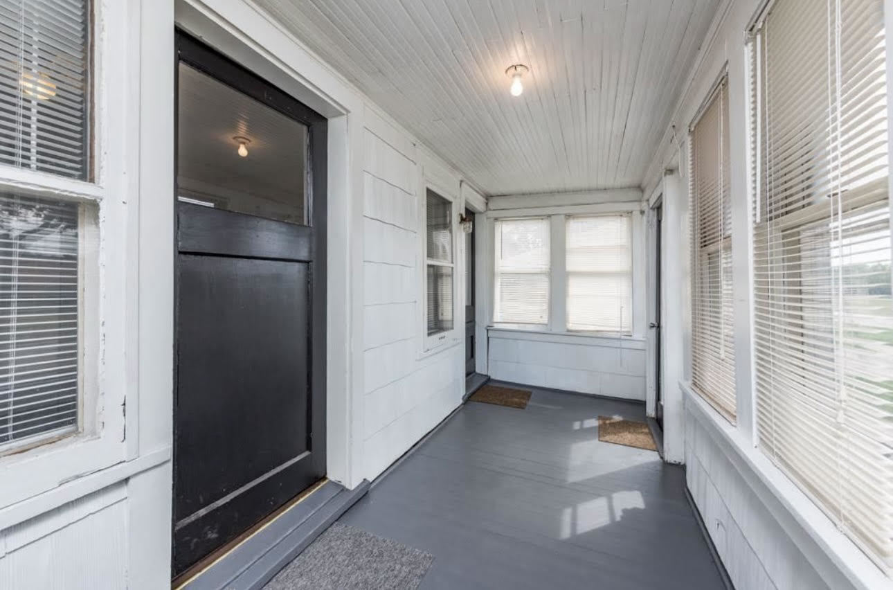 1411 Western Avenue Property Photo 2