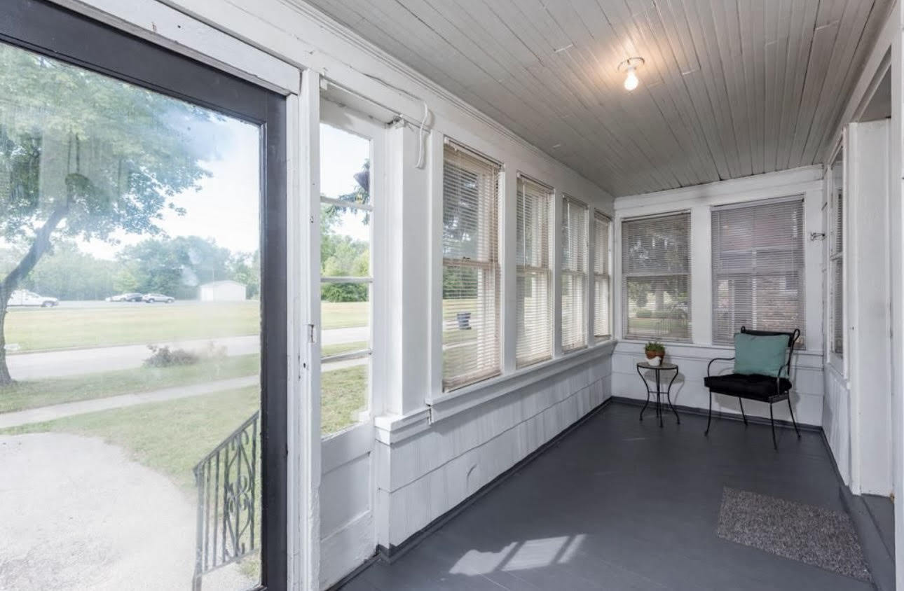 1411 Western Avenue Property Photo 3