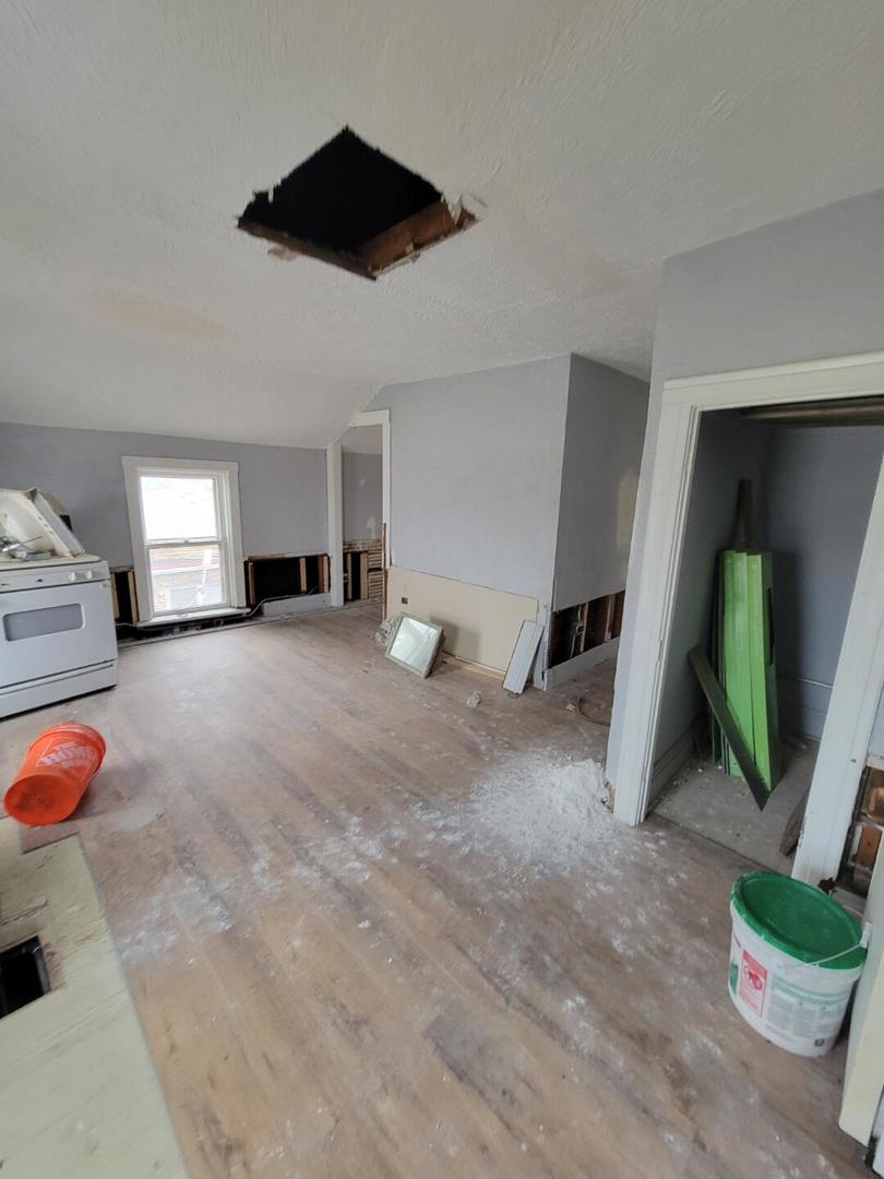 1411 Western Avenue Property Photo 17