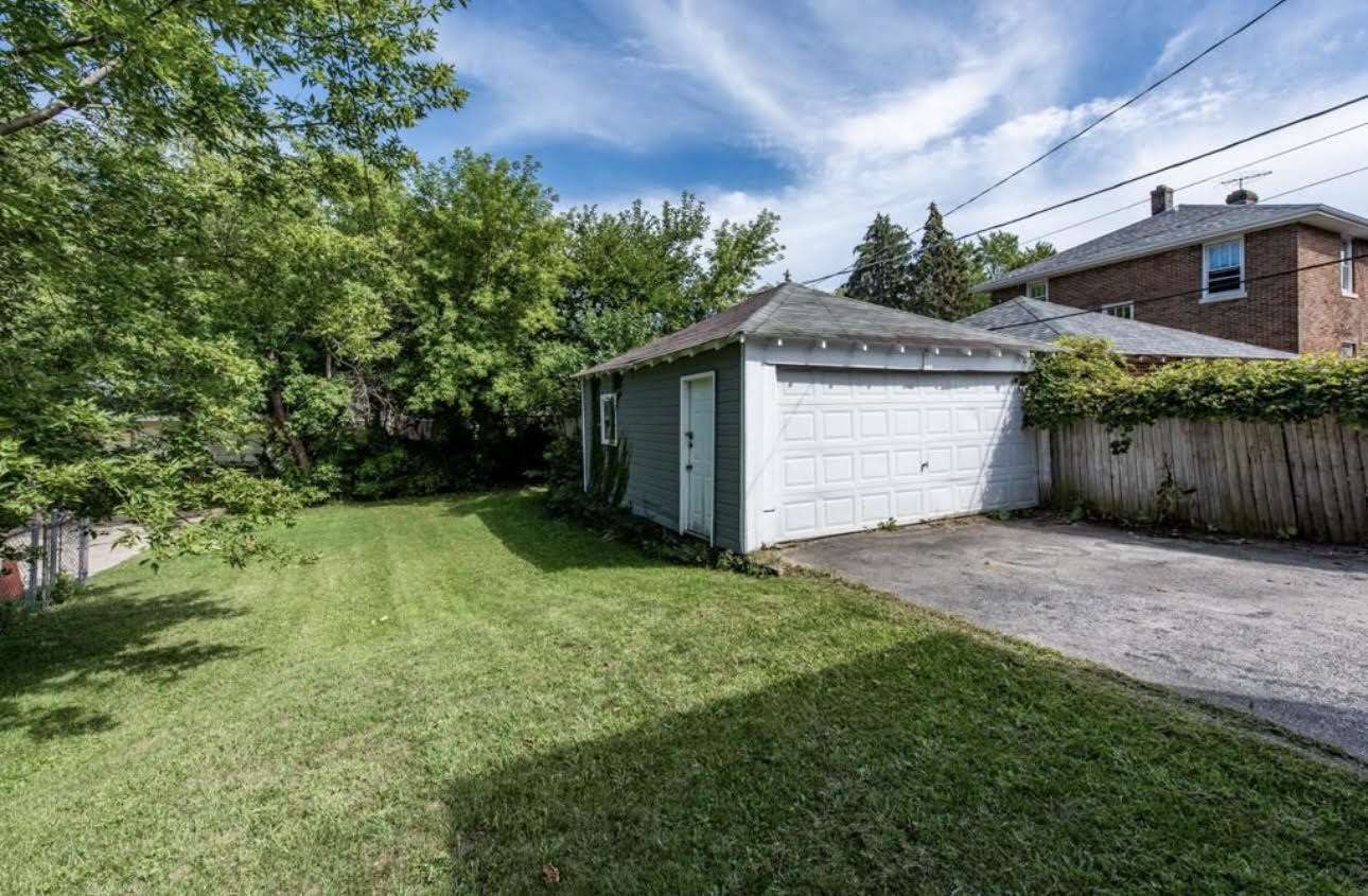 1411 Western Avenue Property Photo 22