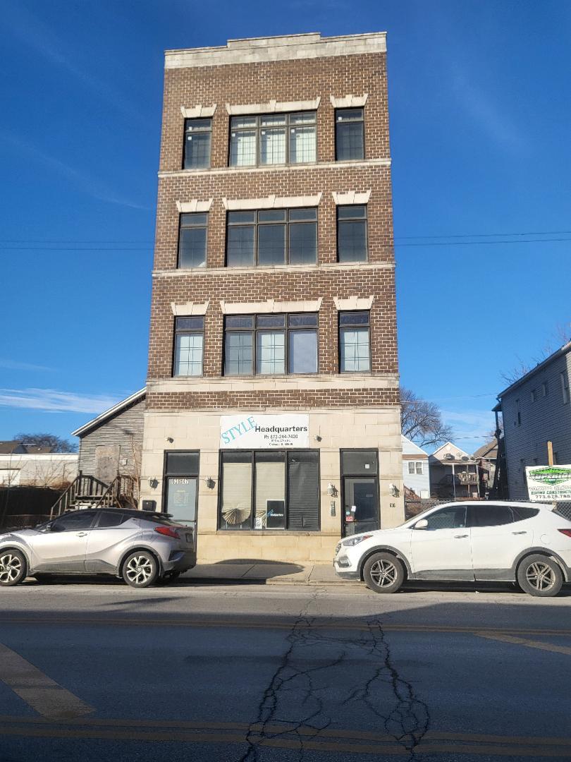 636 W 47th Street Property Photo 1