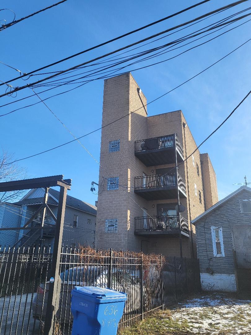 636 W 47th Street Property Photo 5