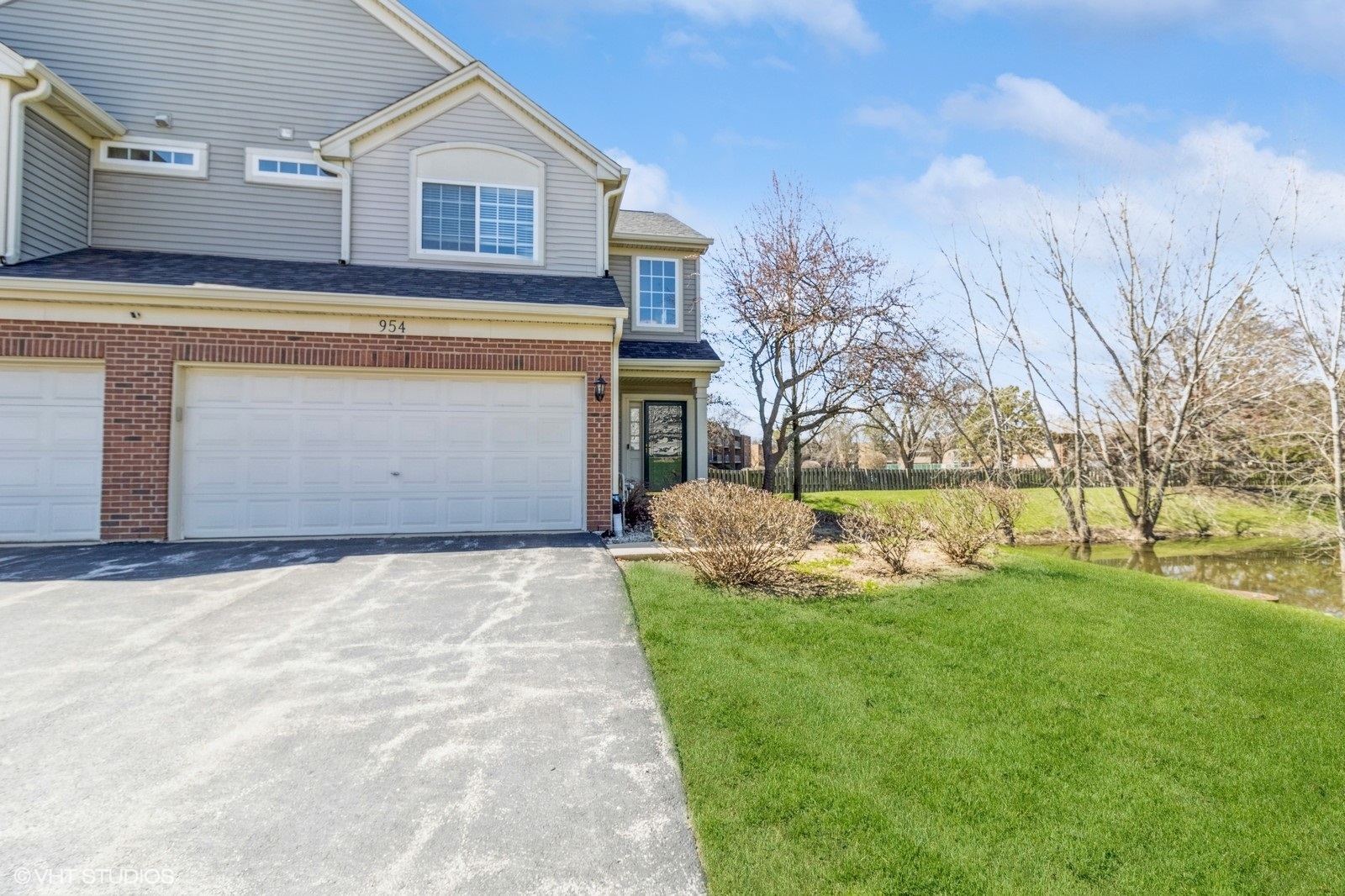 954 Tanager Court Property Photo