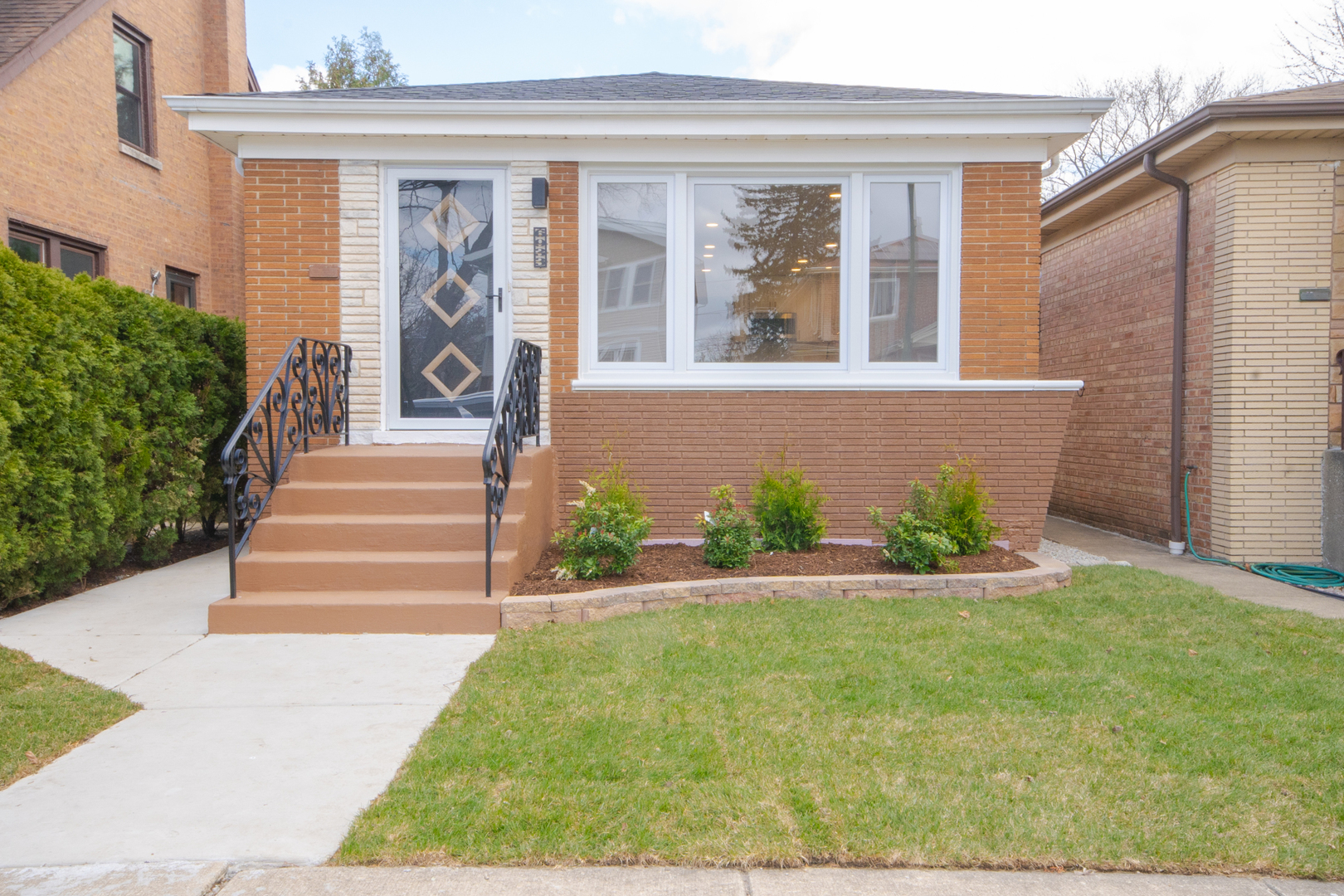 6933 W Berwyn Avenue Property Photo 1