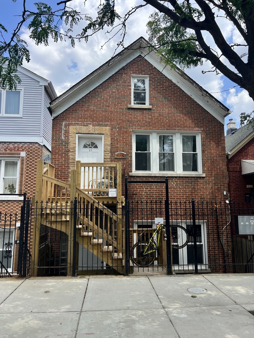 1824 W 22nd Place Property Photo 1