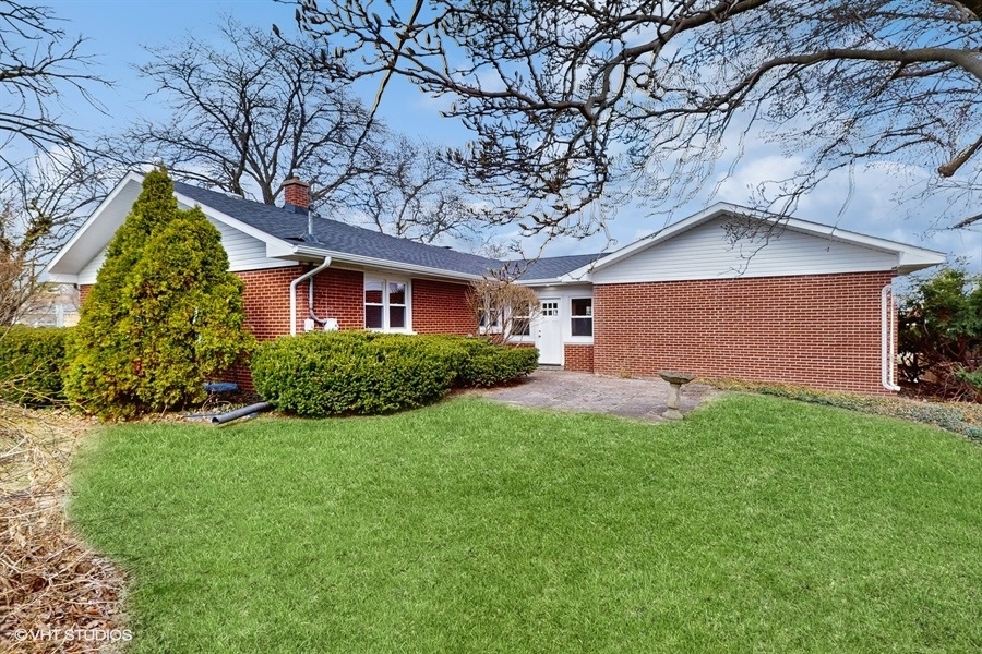 226 W Highland Drive Property Photo 4