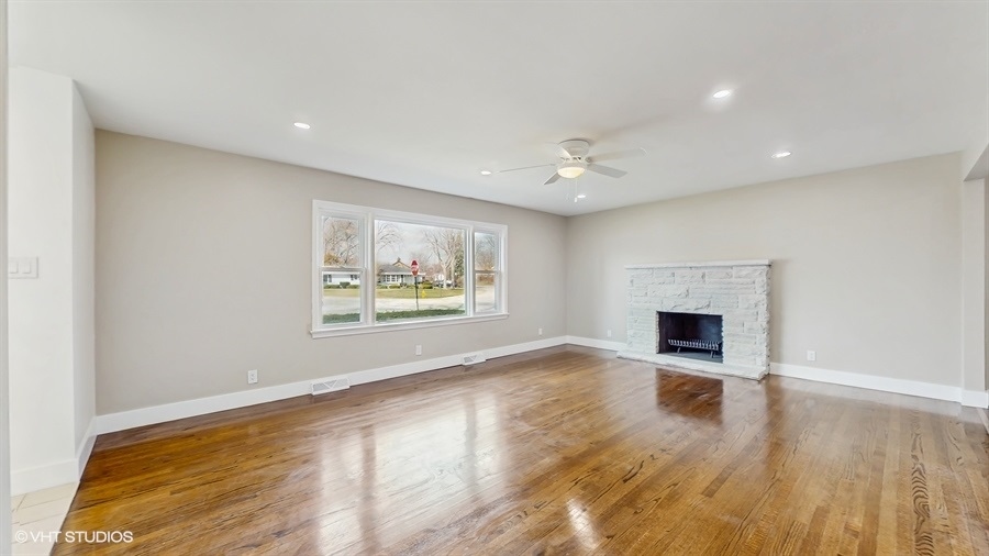 226 W Highland Drive Property Photo 6