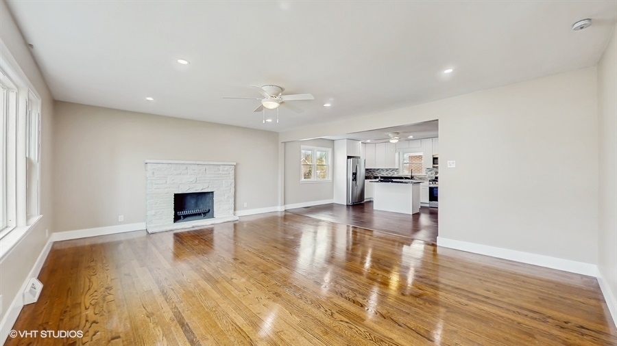 226 W Highland Drive Property Photo 8