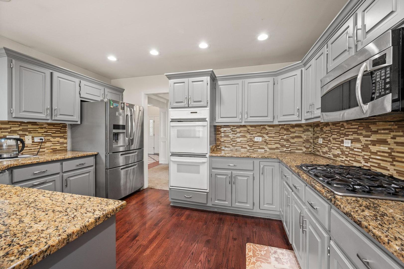 2504 Waterside Drive Property Photo 11