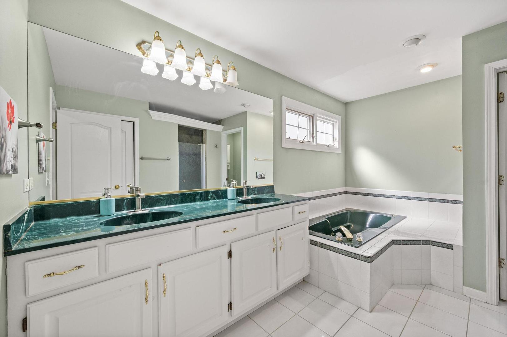 2504 Waterside Drive Property Photo 19