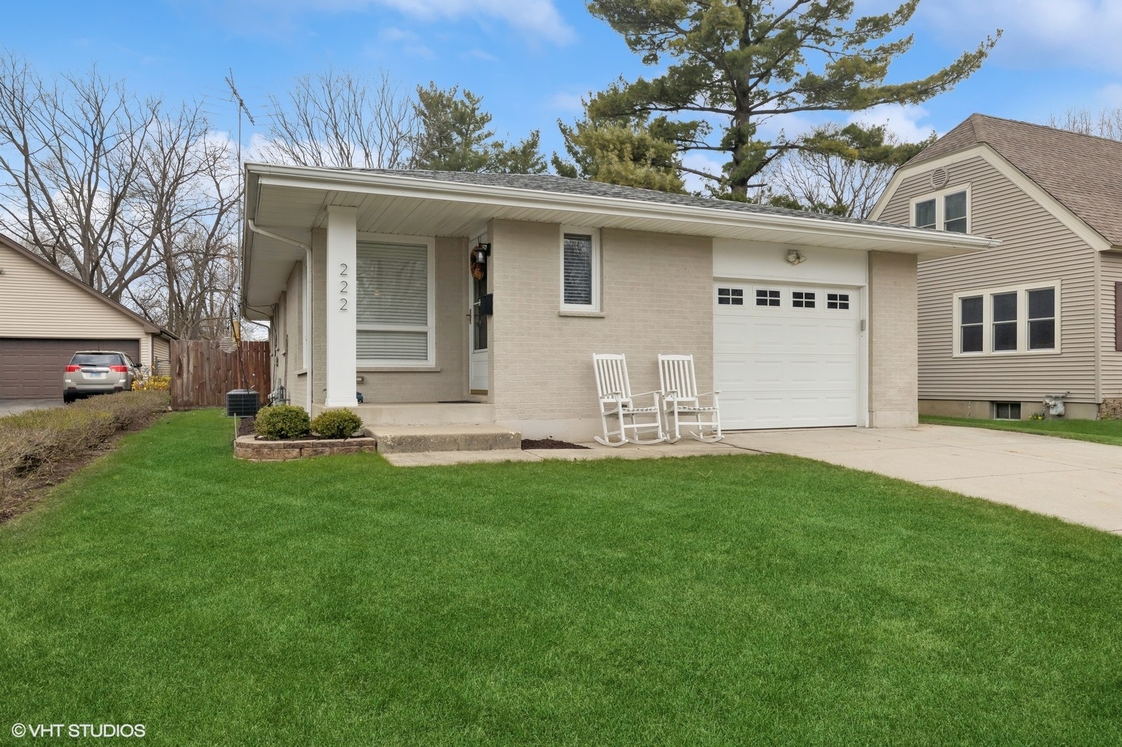 222 College Street Property Photo 1