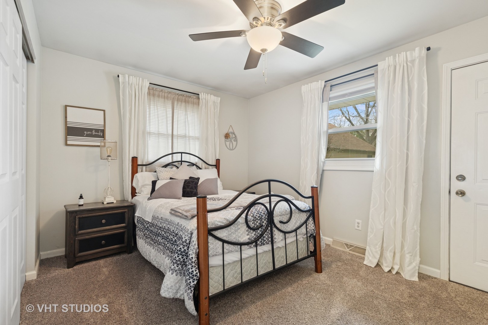 222 College Street Property Photo 12
