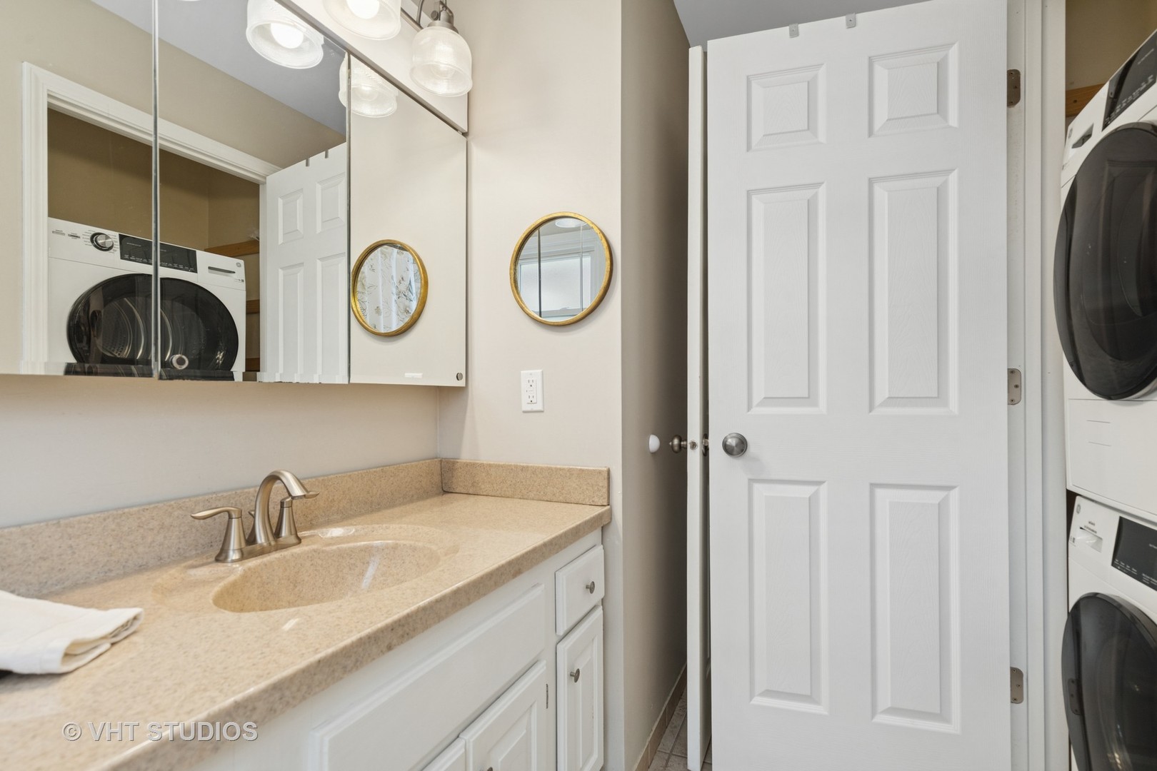 222 College Street Property Photo 15