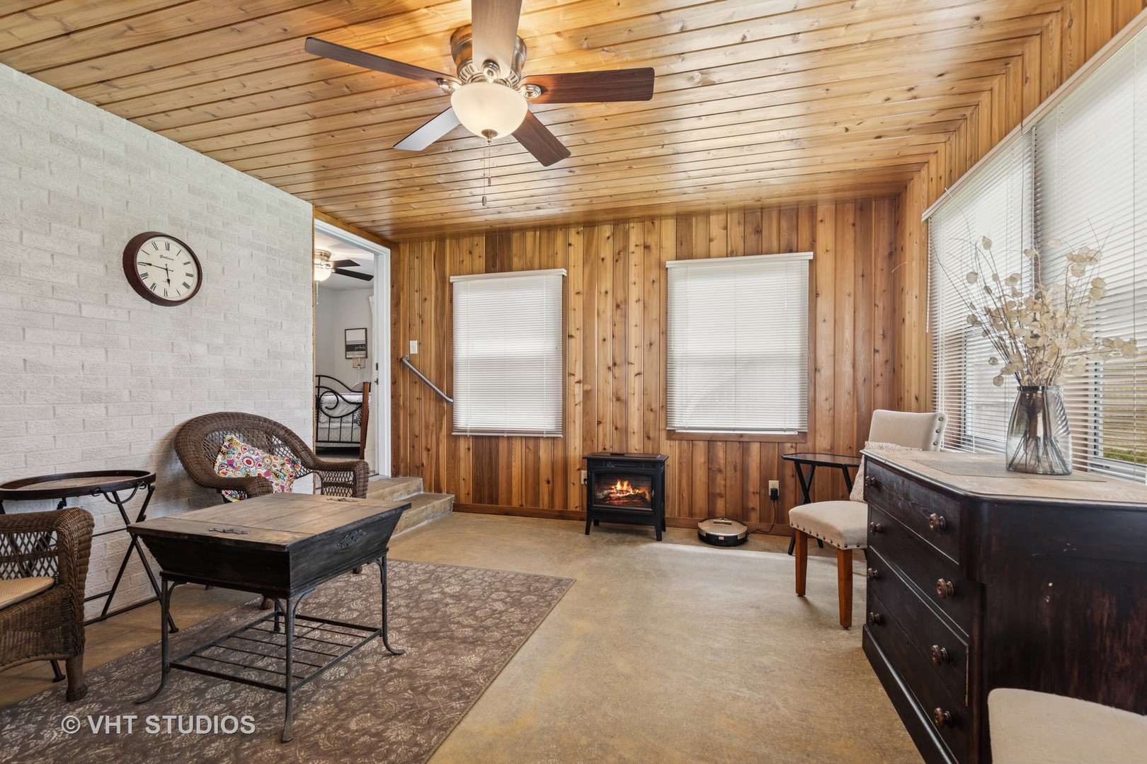 222 College Street Property Photo 16