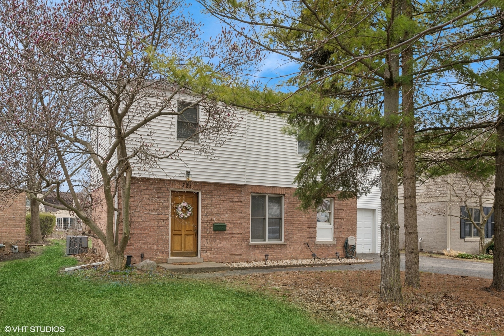 721 E Davis Street Property Photo