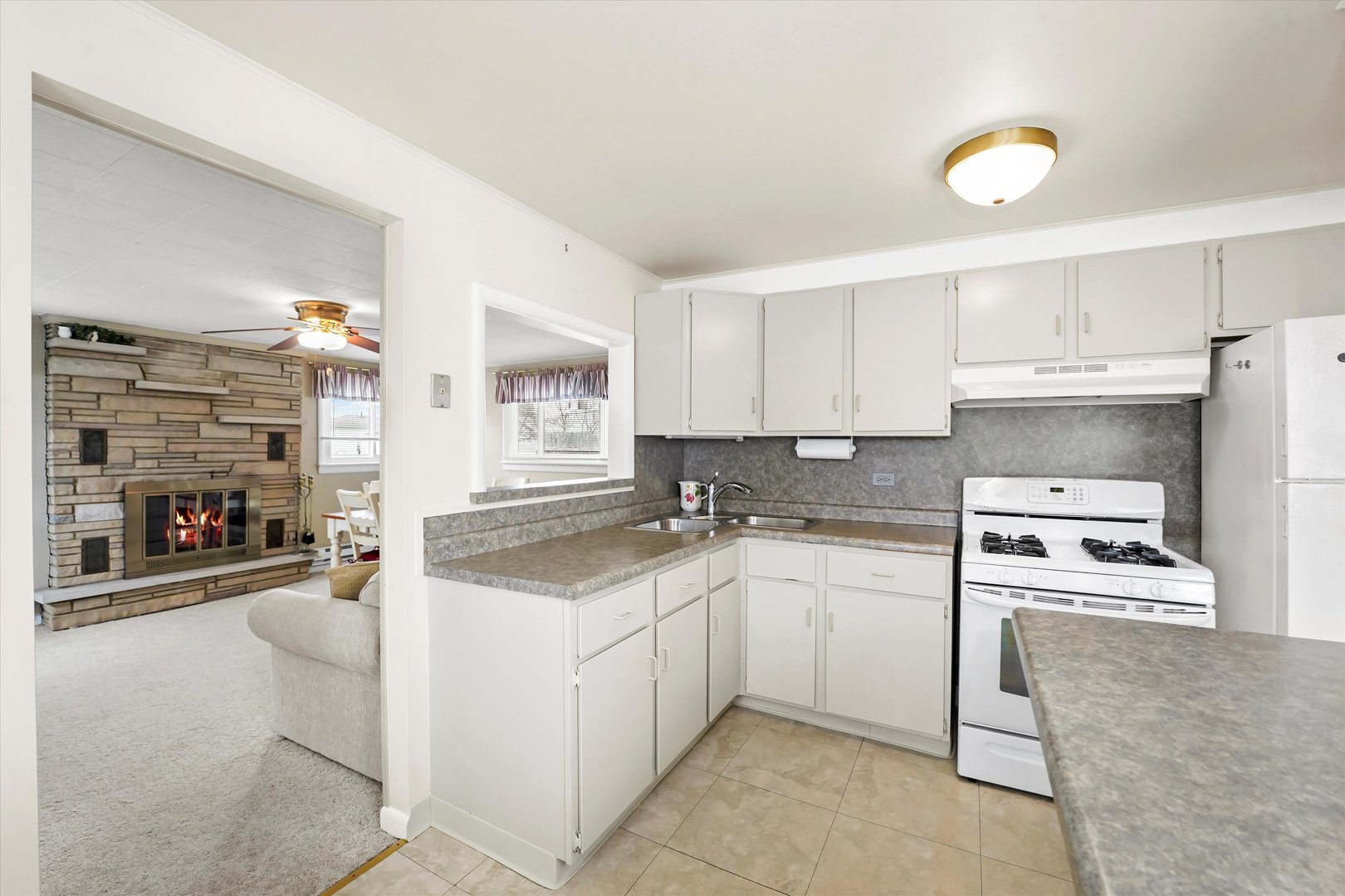 8870 S Corcoran Rd Property Photo 6