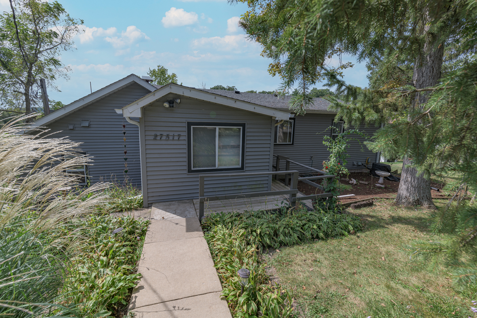 27517 W Ashland Avenue Property Photo