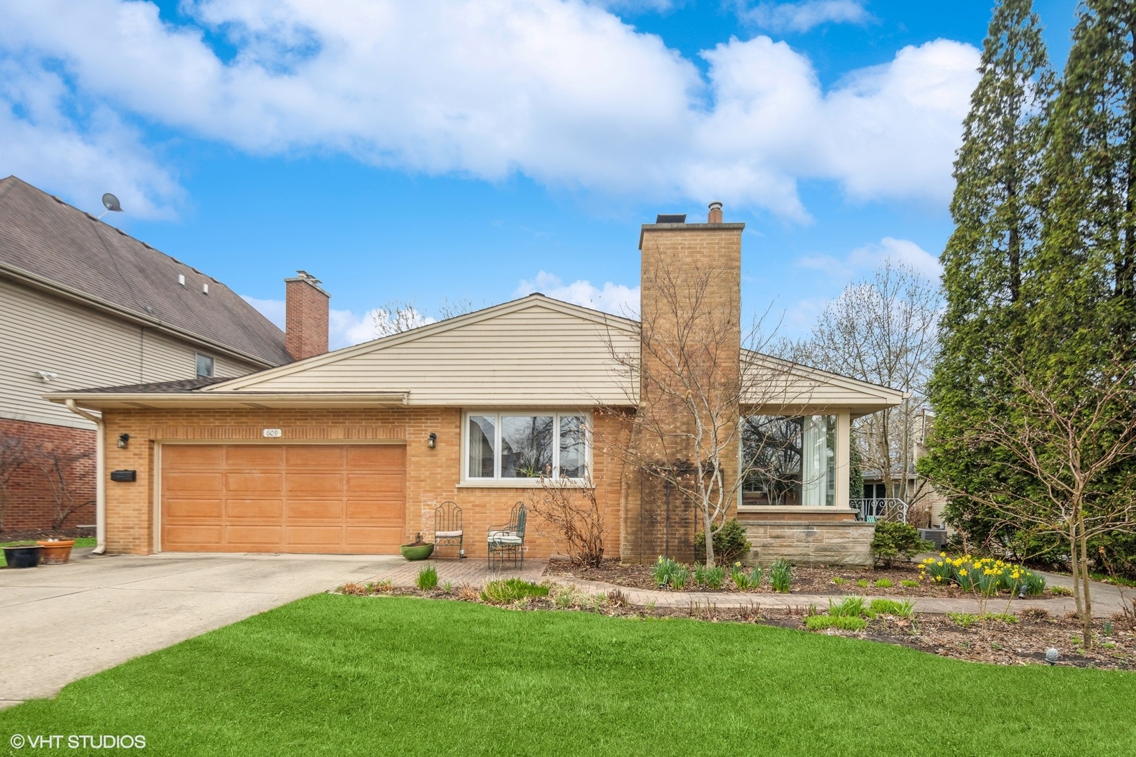 609 52nd Place Property Photo