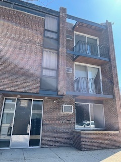 7411 N Western Avenue Property Photo 1