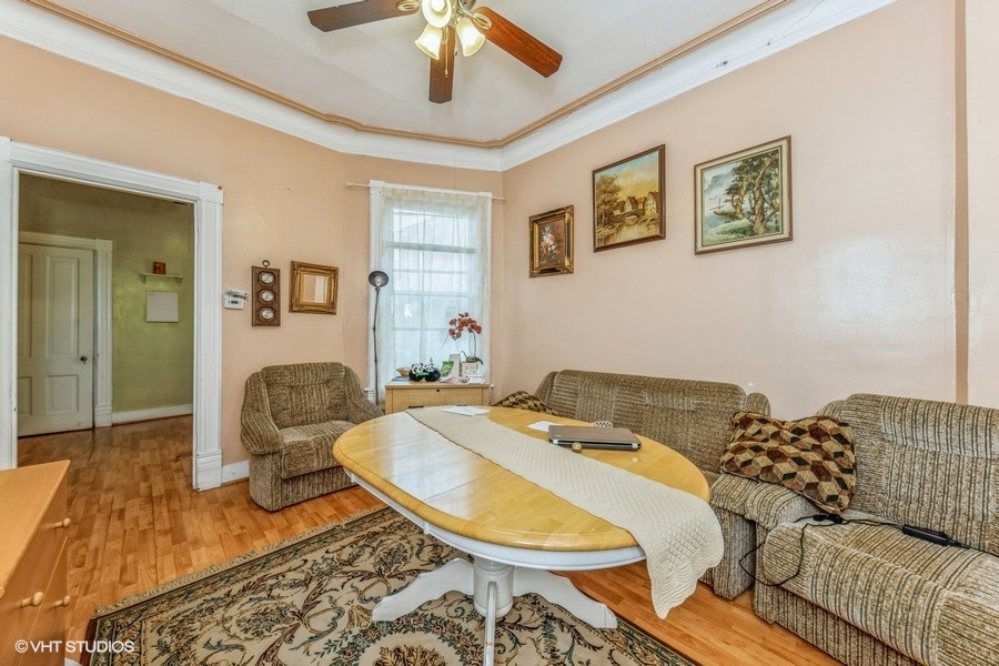 2347 W Maypole Avenue Property Photo 2
