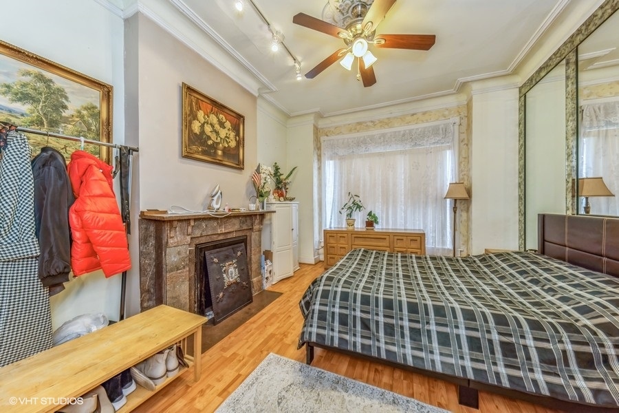 2347 W Maypole Avenue Property Photo 4