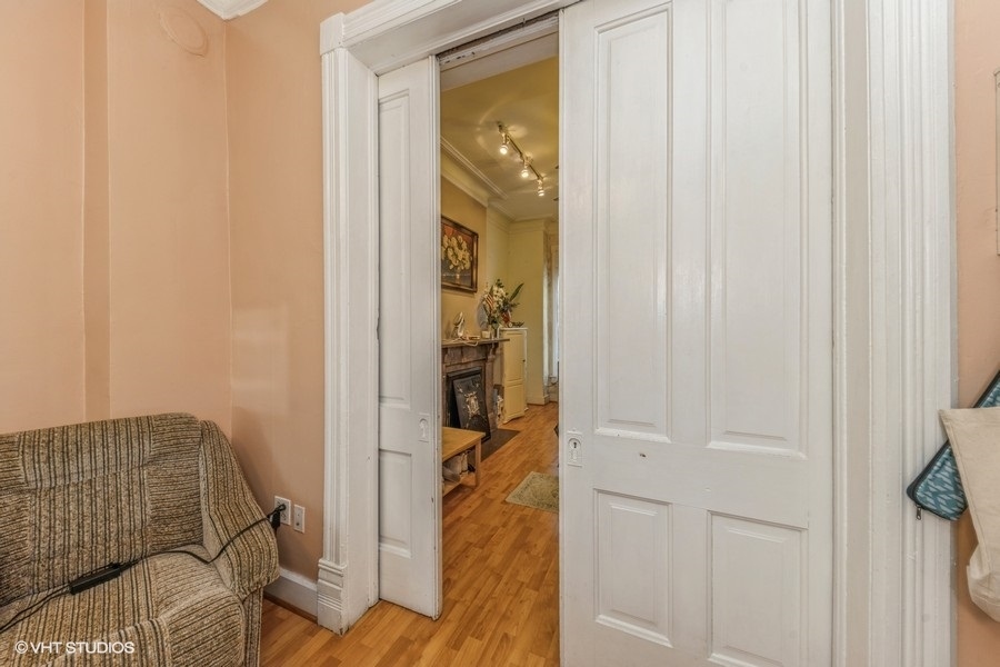 2347 W Maypole Avenue Property Photo 5