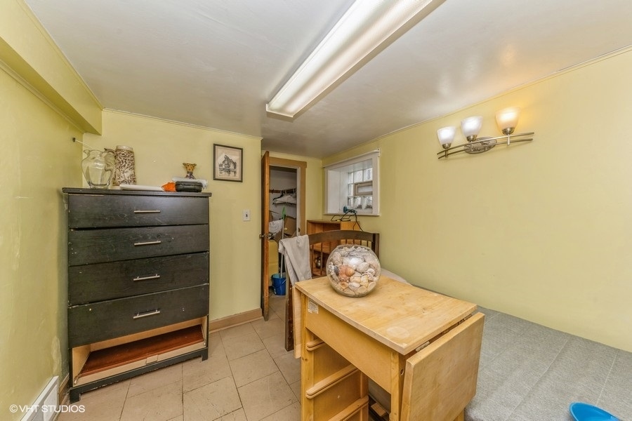 2347 W Maypole Avenue Property Photo 8