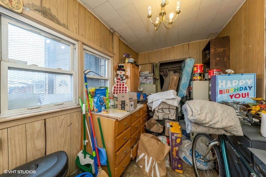 2347 W Maypole Avenue Property Photo 12
