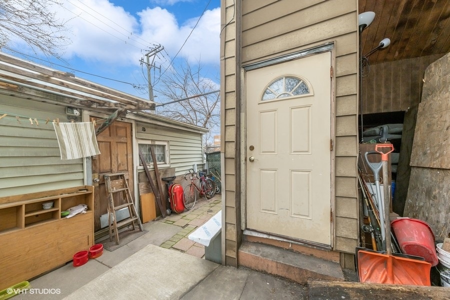 2347 W Maypole Avenue Property Photo 20
