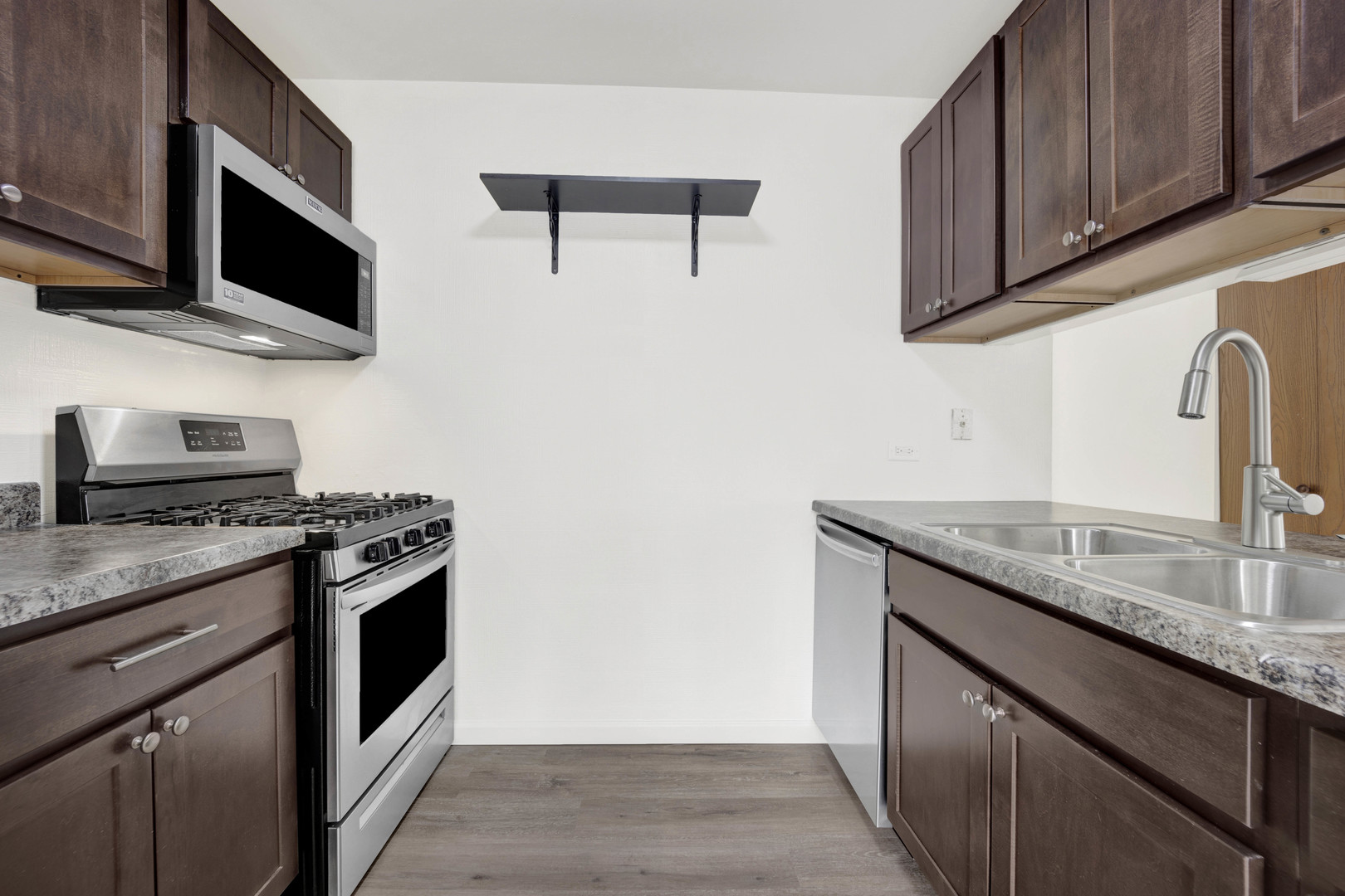 205 W Winchester Road Property Photo 7