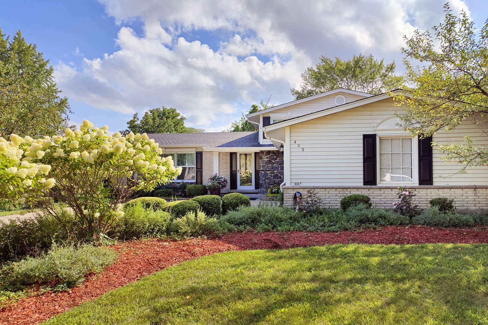403 W Hackberry Drive Property Photo