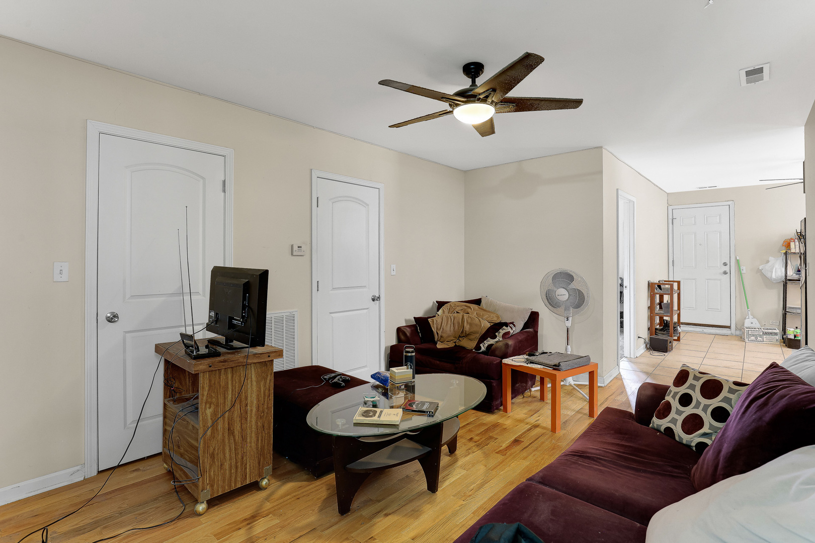 1665 W Fullerton Avenue Property Photo 7