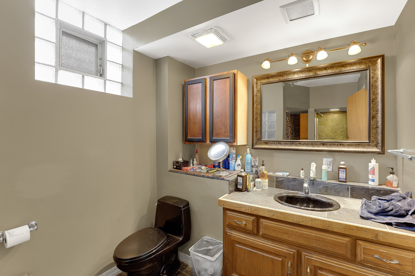 1665 W Fullerton Avenue Property Photo 16