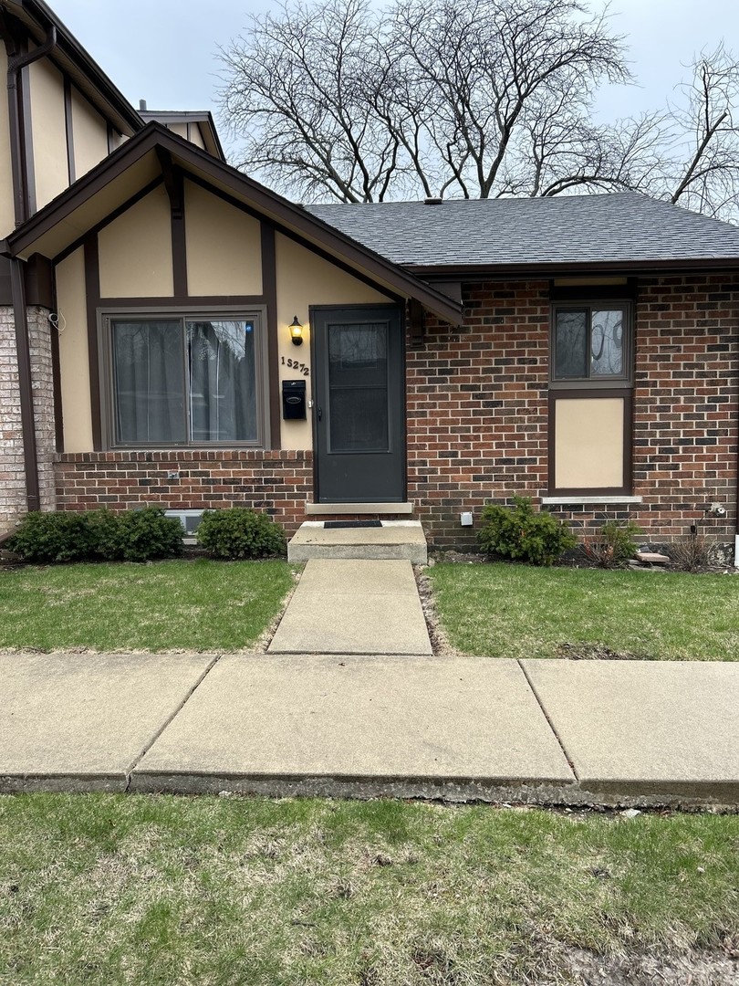1s272 Stratford Lane Property Photo